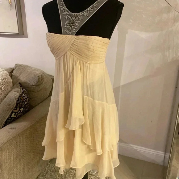 BCBGMAXAZRIA Tiered Ruffled Halter Sundress size 4 - Picture 6 of 9